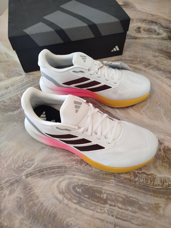 Beyaz Spor Ayakkabı Renkli Tabanlı - Görsel 2