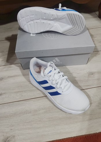 Adidas Beyaz Mavi Bağcıklı Spor Ayakkabı 39.5  numara - Görsel 2