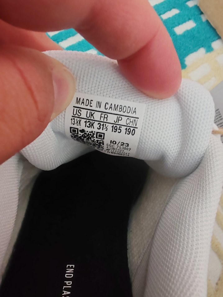 Beyaz Adidas Spor Ayakkabı Velcro 31.5 numara - Görsel 2