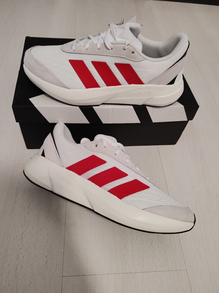 Kırmızı Şeritli Beyaz Erkek Spor Ayakkabı 41.5 numara - Görsel 5