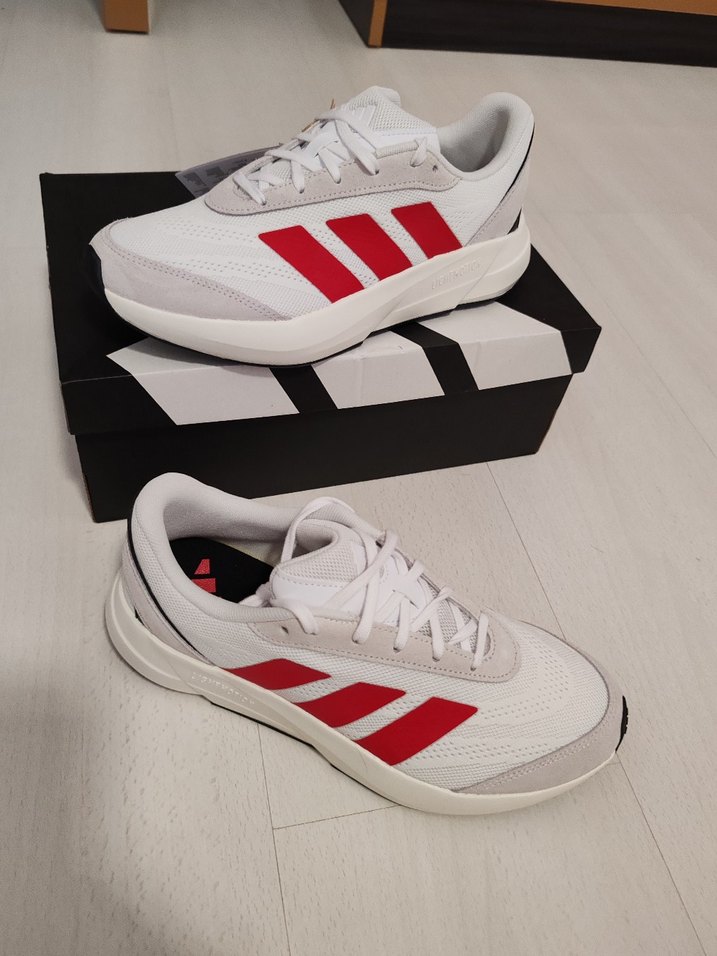 Kırmızı Şeritli Beyaz Erkek Spor Ayakkabı 41.5 numara - Görsel 2