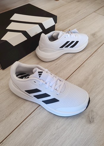 Adidas spor ayakkabı 31.5 numara - Görsel 2