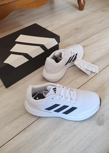 Adidas spor ayakkabı 31.5 numara - Görsel 5