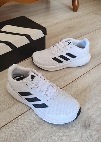 Beyaz Adidas Koşu ve Antrenman Ayakkabısı - Görsel 6
