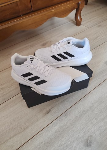 Beyaz Adidas Koşu ve Antrenman Ayakkabısı - Görsel 3