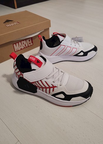 Marvel Baskılı Erkek Çocuk Spor Ayakkabı 39.5 numara - Görsel 4