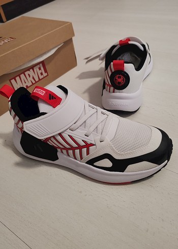 Marvel Baskılı Erkek Çocuk Spor Ayakkabı 39.5 numara - Görsel 6