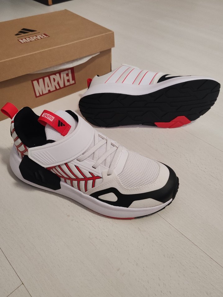 Marvel Baskılı Erkek Çocuk Spor Ayakkabı 39.5 numara - Görsel 5