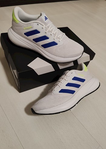 Erkek Beyaz Elastik Adidas Koşu Ayakkabısı 40.5 numara - Görsel 3
