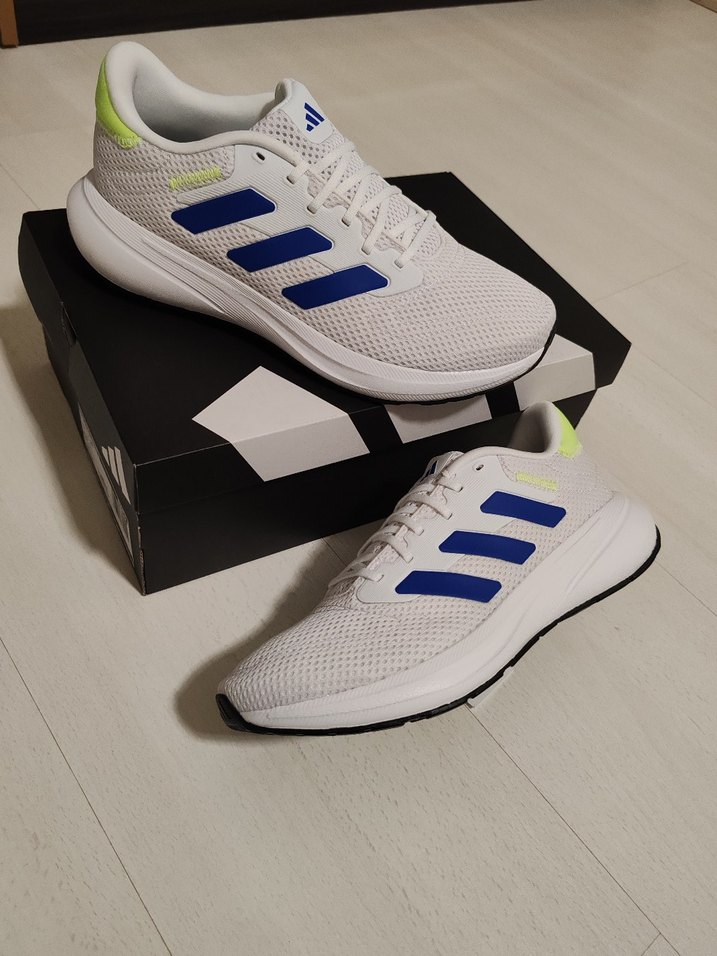 Erkek Beyaz Elastik Adidas Koşu Ayakkabısı 40.5 numara - Görsel 3