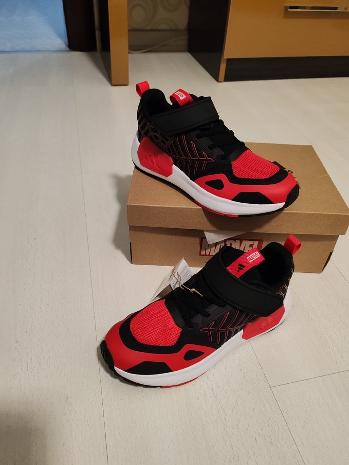 Marvel Baskılı Kırmızı Erkek Çocuk Spor Ayakkabı 38 numara - Görsel 3