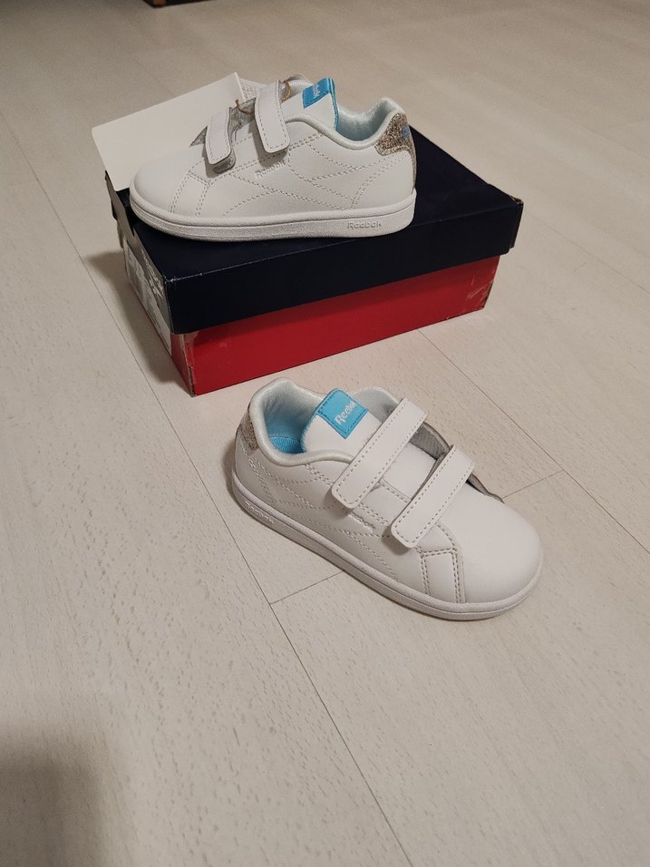 Kız Çocuk Beyaz Cırt Cırtlı Spor Ayakkabı 26.5 numara - Görsel 2