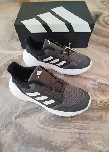 Gri Adidas Spor ve Günlük Koşu Ayakkabısı - Görsel 5