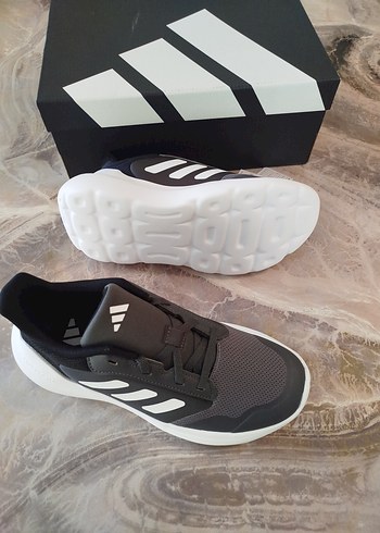 Gri Adidas Spor ve Günlük Koşu Ayakkabısı - Görsel 6