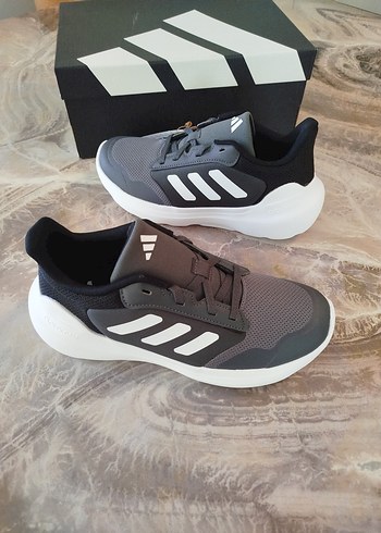 Gri Adidas Spor ve Günlük Koşu Ayakkabısı - Görsel 7