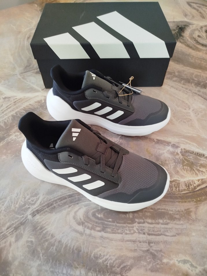 Gri Adidas Spor ve Günlük Koşu Ayakkabısı - Görsel 5