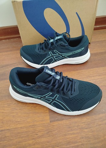 Asics 45