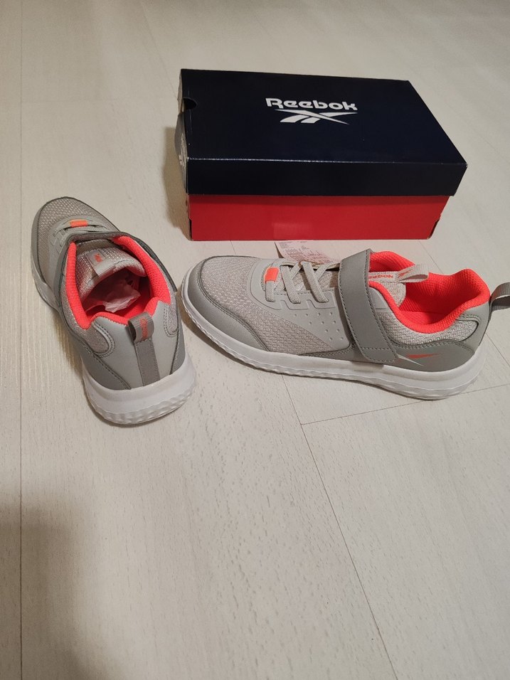 Kız Çocuk Gri Cırtcırtlı Spor Ayakkabı - Görsel 2