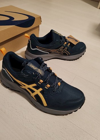 Asics 44