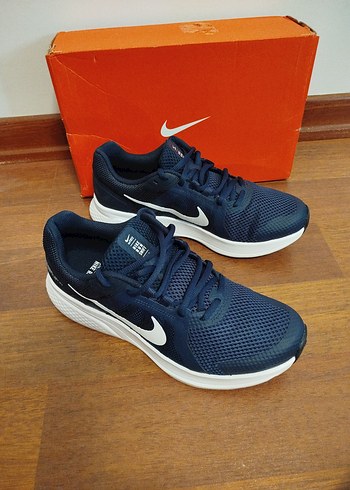 Nike 42.5