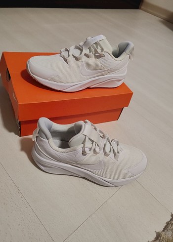 Beyaz Bağcıklı  Spor Ayakkabı 33.5 numara - Görsel 2