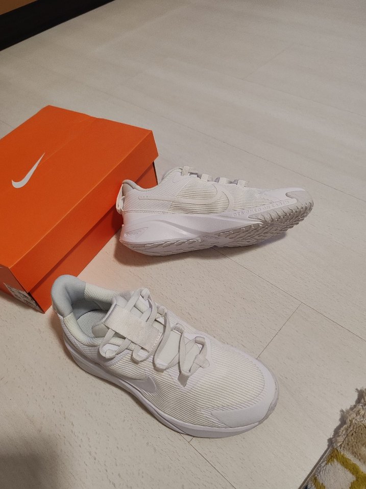 Beyaz Bağcıklı  Spor Ayakkabı 33.5 numara - Görsel 5