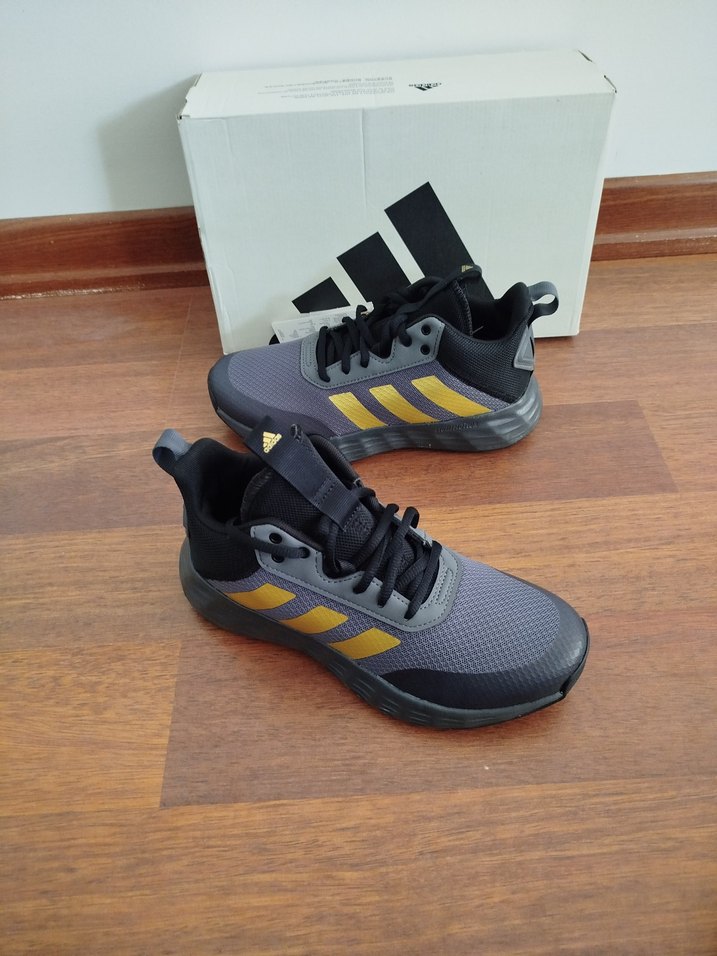 Gri Adidas Basketbol Ayakkabısı - Görsel 3