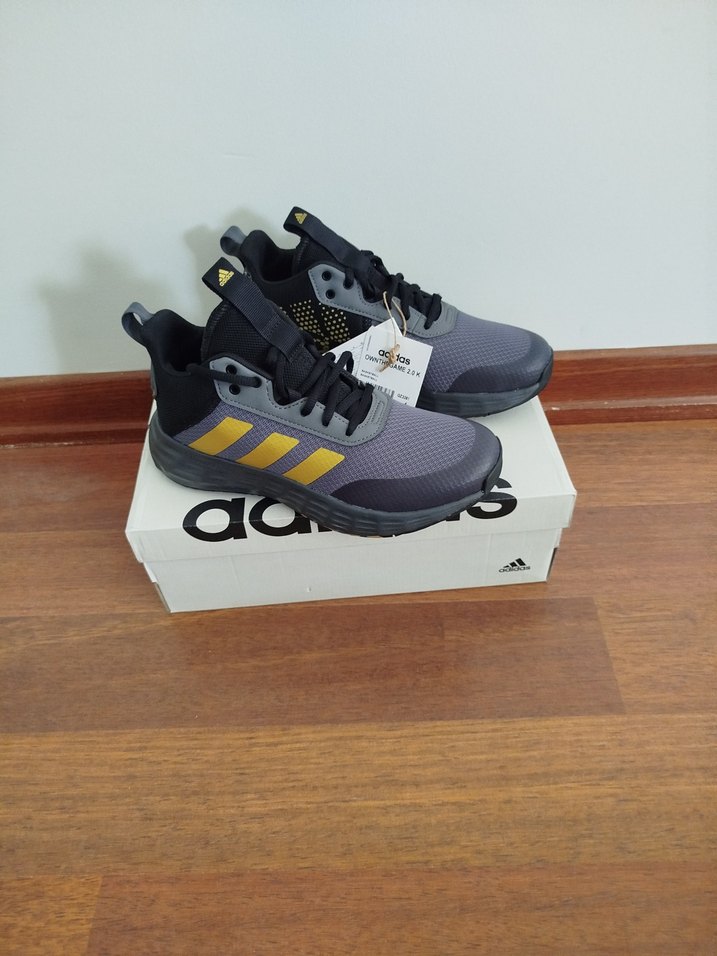 Gri Adidas Basketbol Ayakkabısı - Görsel 4