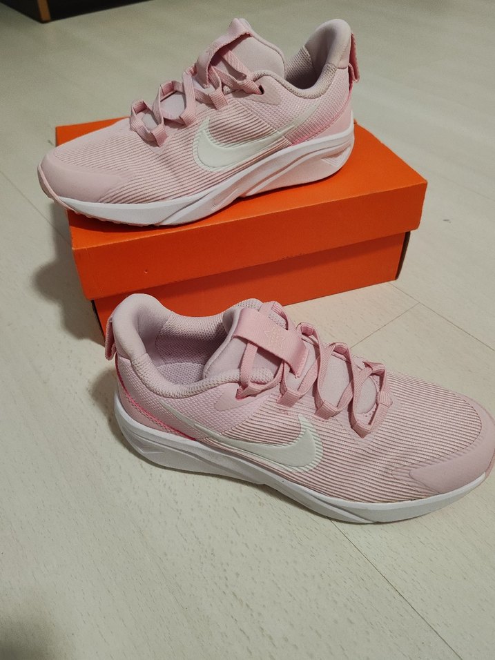 Nike Pembe Elastik Bağcıklı  Spor Ayakkabı - Görsel 3