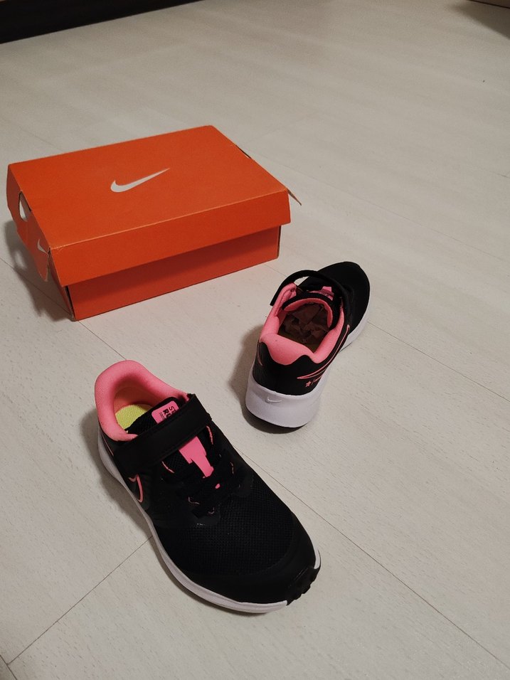 Kız Çocuk Siyah-Pembe Spor Ayakkabı 27.5 numara - Görsel 4