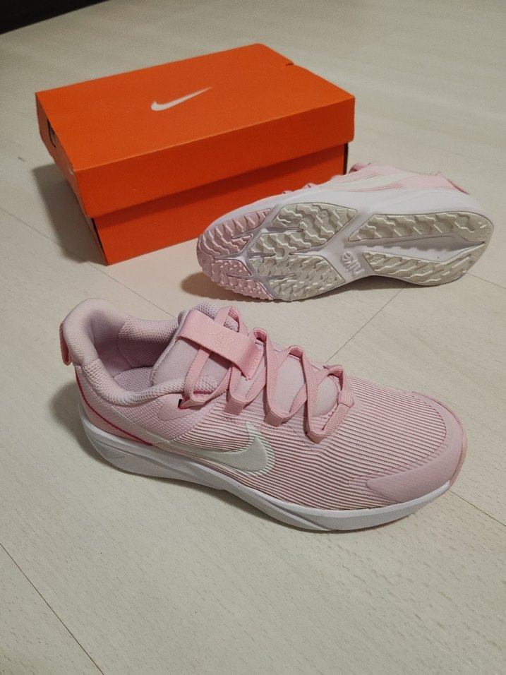 Nike Pembe Elastik Bağcıklı Spor Ayakkabı - Görsel 3