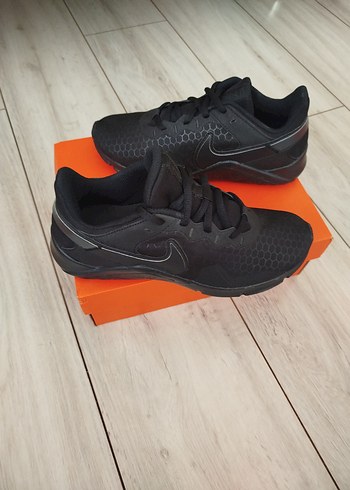 Nike Siyah Bağcıklı Spor Ayakkabı