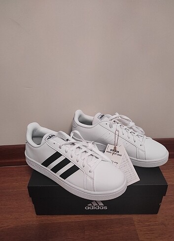 Adidas Spor ayakkabı 