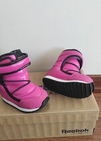 21 Beden Reebok bebek bot 