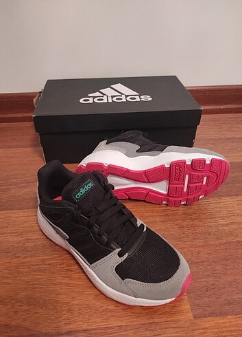 37 Beden Adidas ayakkabı