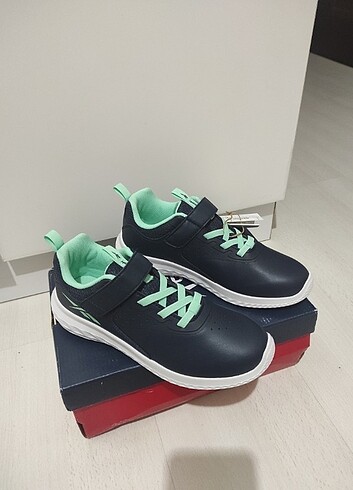 33 Beden Reebok çocuk spor ayakkabı
