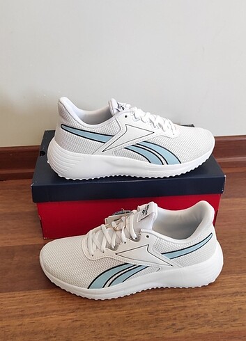 40 Beden beyaz Renk Reebok ayakkabı