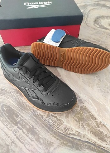 36 Beden siyah Renk Reebok ayakkabı