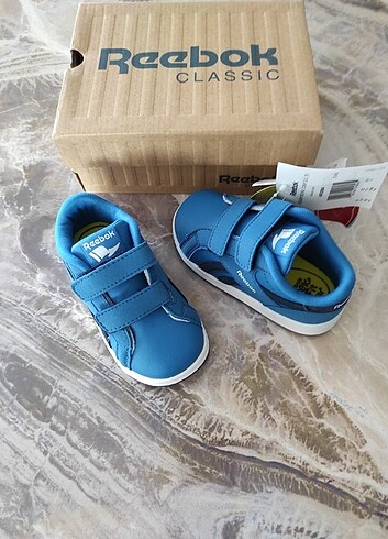 22 Beden mavi Renk Reebok ayakkabı