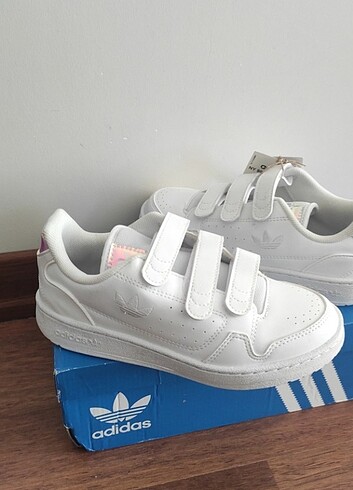 33 Beden beyaz Renk Adidas ayakkabı