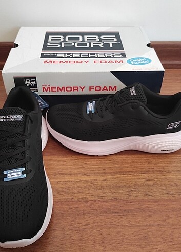 38,5 Beden Skechers ayakkabı 
