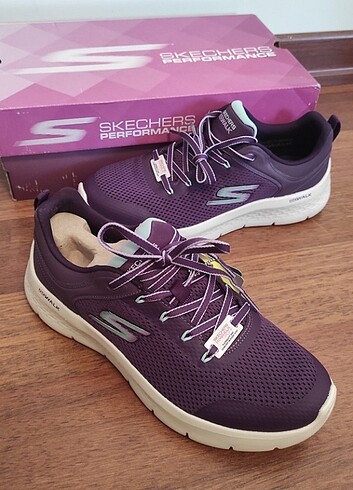 36,5 Beden Skechers ayakkabı