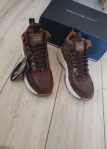 #Tommy Hilfiger# #spor ayakkabı# #bot#