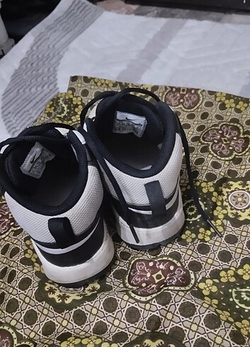 30 Beden beyaz Renk Erkek çocuk nike ayakkabı