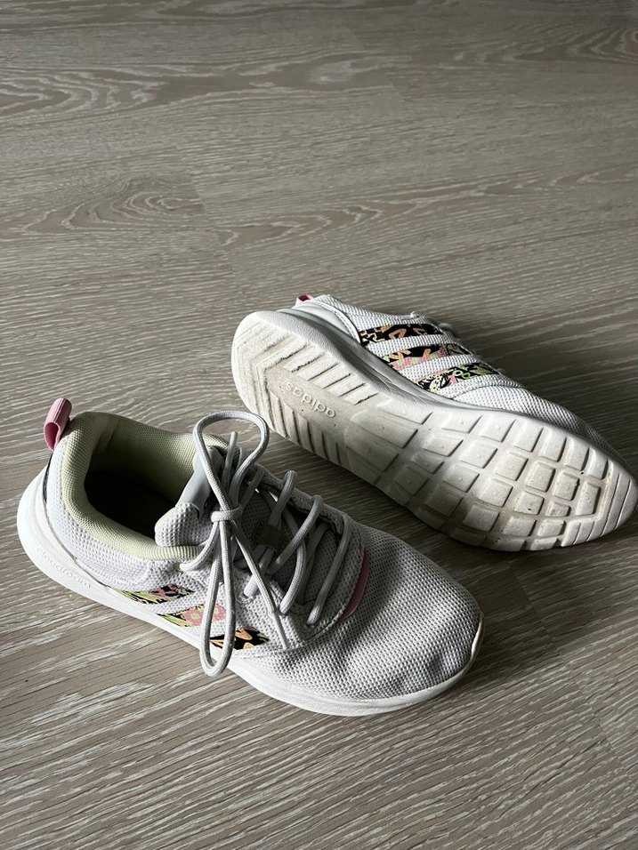 Beyaz Yılan Desenli Bağcıklı Spor Ayakkabı - Görsel 2