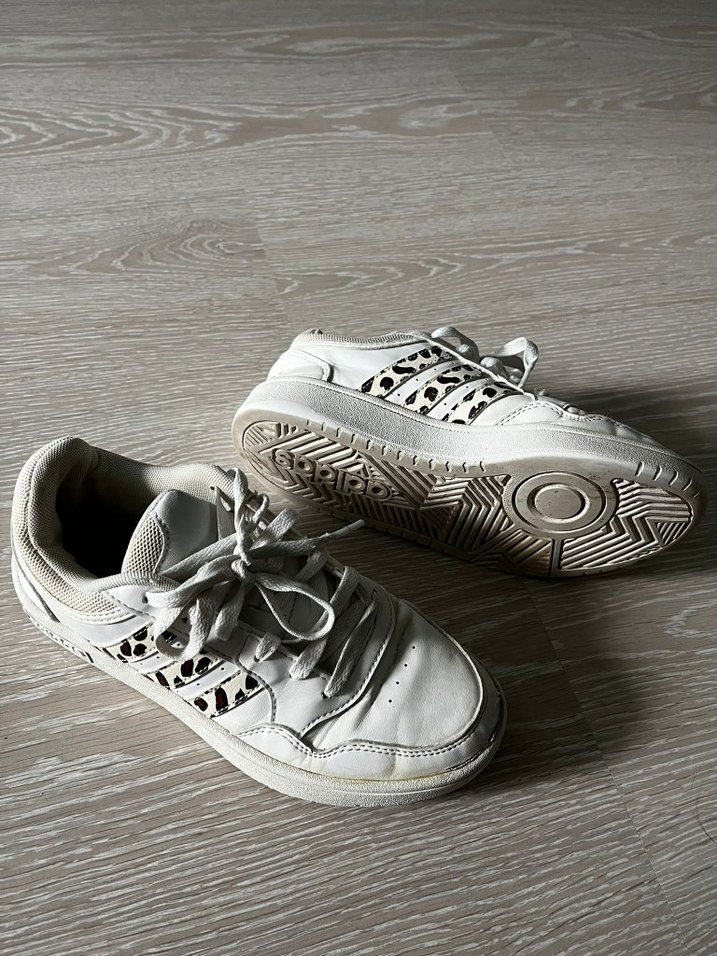 Beyaz Zebra Desenli Bağcıklı Kadın Spor Ayakkabı - Görsel 2