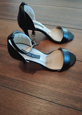 Siyah Tokalı İnce Topuklu Kadın Gece Ayakkabısı - Görsel 2