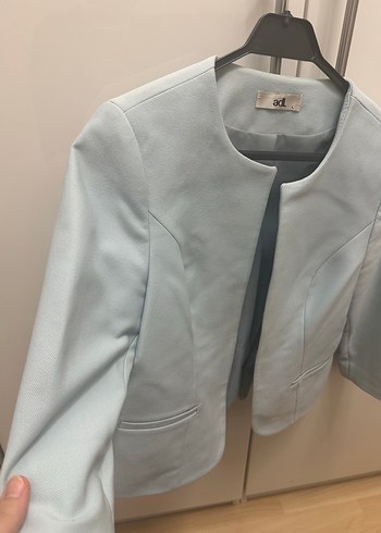 Düğmeli Kısa Kesim Kadın Blazer Ceket - Görsel 2