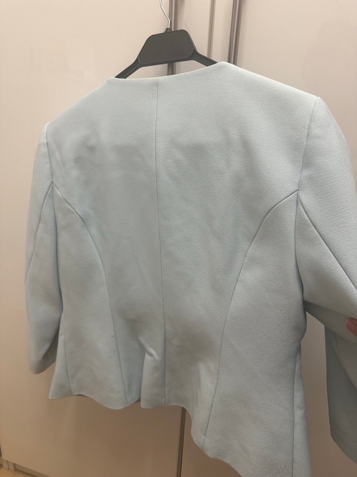 Düğmeli Kısa Kesim Kadın Blazer Ceket - Görsel 4