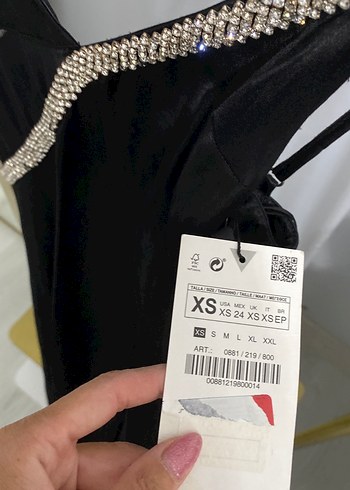 Siyah Uzun saten İnce Askılı Elbise - Görsel 5